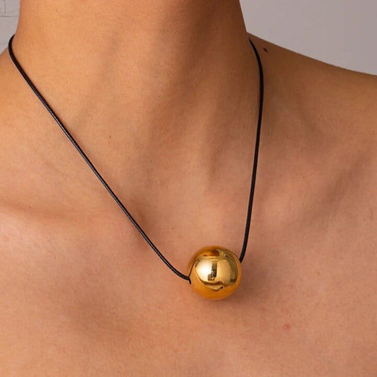 Luz Necklace